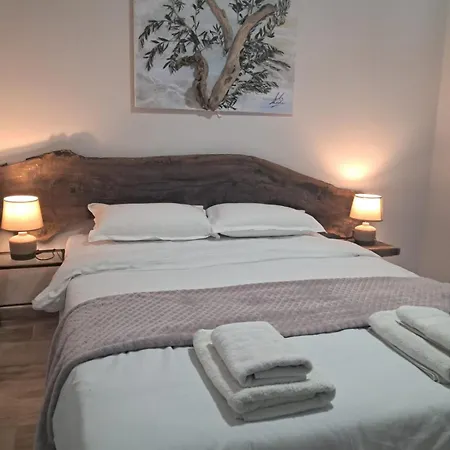 Ellis Apartman